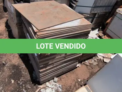 LOTE 294 - 01 LOTE COM PISOS DIVERSOS 60X60 (NO ESTADO, NÃO SABEMOS SE FUNCIONA. LEILÃO NÃO TEM GARANTIA E NEM DEVOLUÇÃO).