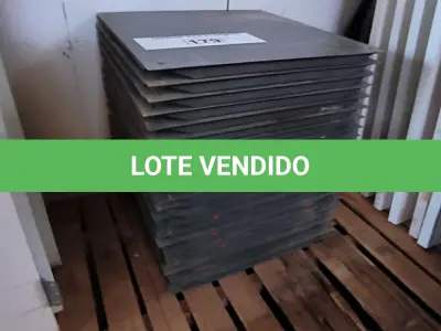 LOTE 179 - 01 LOTE DE PLACAS DE PISO FLUTUANTE (NO ESTADO, NÃO SABEMOS SE FUNCIONA. LEILÃO NÃO TEM GARANTIA E NEM DEVOLUÇÃO).