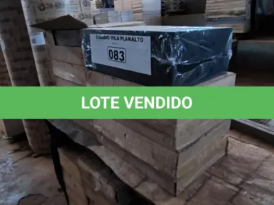 LOTE 083 - 06 LUMINÁRIAS PARA POSTE (NO ESTADO, NÃO SABEMOS SE FUNCIONA. LEILÃO NÃO TEM GARANTIA E NEM DEVOLUÇÃO).
