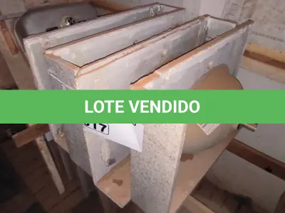 LOTE 317 - 04 LAVATÓRIOS PARA BANHEIRO EM GRANITO (NO ESTADO, NÃO SABEMOS SE FUNCIONA. LEILÃO NÃO TEM GARANTIA E NEM DEVOLUÇÃO).