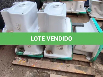 LOTE 008 - 01 LOTE COM 05 TANQUES PARA LAVANDERIA CELITE BRANCO (NO ESTADO, NÃO SABEMOS SE FUNCIONA. LEILÃO NÃO TEM GARANTIA E NEM DEVOLUÇÃO).