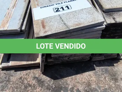 LOTE 211 - 01 LOTE COM RODAPÉS EM GRANITO TAMANHOS E CORES DIVERSAS (NO ESTADO, NÃO SABEMOS SE FUNCIONA. LEILÃO NÃO TEM GARANTIA E NEM DEVOLUÇÃO).