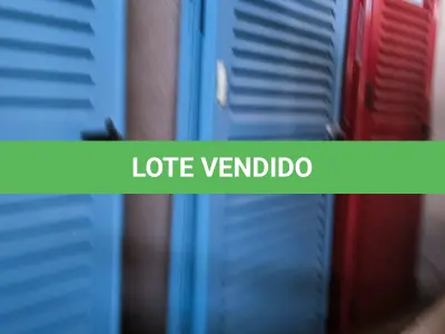 LOTE 130 - 02 PORTAS EM ALUMÍNIO 80X2,45 NA COR AZUL (NO ESTADO, NÃO SABEMOS SE FUNCIONA. LEILÃO NÃO TEM GARANTIA E NEM DEVOLUÇÃO).