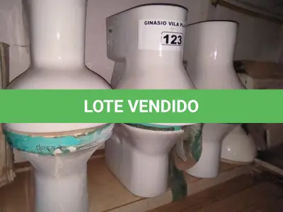 LOTE 123 - 07 VASOS SANITÁRIOS (NOVO) (NO ESTADO, NÃO SABEMOS SE FUNCIONA. LEILÃO NÃO TEM GARANTIA E NEM DEVOLUÇÃO).