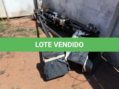 LOTE 020 - 06 POSTES SENDO 05 COM LUMINÁRIAS (NO ESTADO, NÃO SABEMOS SE FUNCIONA. LEILÃO NÃO TEM GARANTIA E NEM DEVOLUÇÃO).
