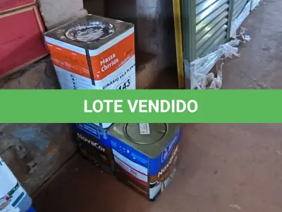 LOTE 143 - 02 LATAS DE TINTAS DIVERSAS E 01 LATA DE MASSA CORRIDA (NO ESTADO, NÃO SABEMOS SE FUNCIONA. LEILÃO NÃO TEM GARANTIA E NEM DEVOLUÇÃO).