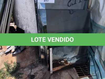 LOTE 217 - 01 LOTE COM VIDROS TAMANHOS DIVERSOS (NO ESTADO, NÃO SABEMOS SE FUNCIONA. LEILÃO NÃO TEM GARANTIA E NEM DEVOLUÇÃO).