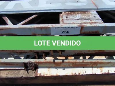 LOTE 250 - 01 LOTE COM TESOURAS EM FERRO PARA GALPÃO APROXIMADAMENTE 7 METROS (NO ESTADO, NÃO SABEMOS SE FUNCIONA. LEILÃO NÃO TEM GARANTIA E NEM DEVOLUÇÃO).