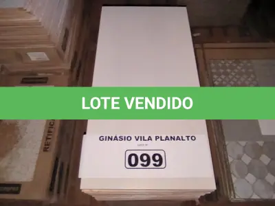 LOTE 099 - 01 LOTE COM REVESTIMENTOS 30X60 BRANCO (NO ESTADO, NÃO SABEMOS SE FUNCIONA. LEILÃO NÃO TEM GARANTIA E NEM DEVOLUÇÃO).