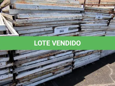 LOTE 243 - 01 LOTE COM GRADES EM FERRO NA COR BRANCA COM TELAS (NO ESTADO, NÃO SABEMOS SE FUNCIONA. LEILÃO NÃO TEM GARANTIA E NEM DEVOLUÇÃO).