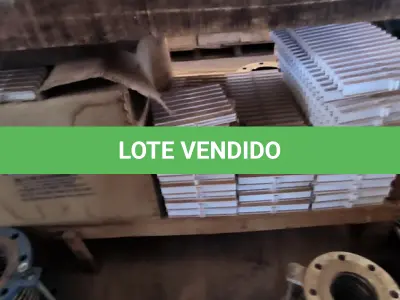 LOTE 196 - 01 LOTE COM PISOS EM PLÁSTICO PARA BANHEIRO (NO ESTADO, NÃO SABEMOS SE FUNCIONA. LEILÃO NÃO TEM GARANTIA E NEM DEVOLUÇÃO).