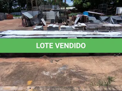 LOTE 250 - 01 LOTE COM TESOURAS EM FERRO PARA GALPÃO APROXIMADAMENTE 7 METROS (NO ESTADO, NÃO SABEMOS SE FUNCIONA. LEILÃO NÃO TEM GARANTIA E NEM DEVOLUÇÃO).