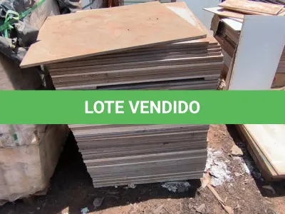 LOTE 294 - 01 LOTE COM PISOS DIVERSOS 60X60 (NO ESTADO, NÃO SABEMOS SE FUNCIONA. LEILÃO NÃO TEM GARANTIA E NEM DEVOLUÇÃO).