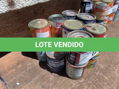LOTE 024 - 01 LOTE COM LATAS DE TINTAS DIVERSAS (NO ESTADO, NÃO SABEMOS SE FUNCIONA. LEILÃO NÃO TEM GARANTIA E NEM DEVOLUÇÃO).