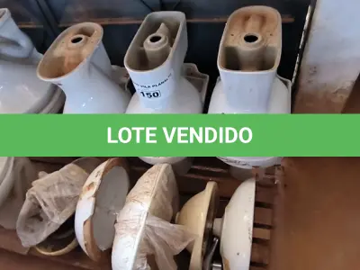 LOTE 150 - 06 VASOS SANITÁRIOS E 04 PIAS PARA BANHEIROS (NO ESTADO, NÃO SABEMOS SE FUNCIONA. LEILÃO NÃO TEM GARANTIA E NEM DEVOLUÇÃO).
