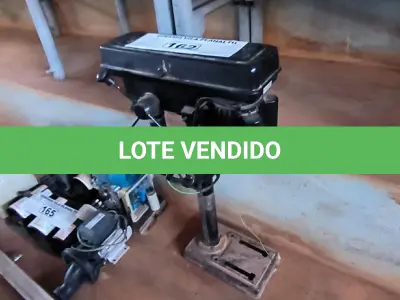 LOTE 162 - 01 FURADEIRA DE BANCADA (NO ESTADO, NÃO SABEMOS SE FUNCIONA. LEILÃO NÃO TEM GARANTIA E NEM DEVOLUÇÃO).