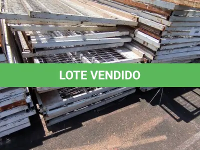 LOTE 245 - 01 LOTE COM GRADES EM FERRO NA COR BRANCA COM TELAS (NO ESTADO, NÃO SABEMOS SE FUNCIONA. LEILÃO NÃO TEM GARANTIA E NEM DEVOLUÇÃO).