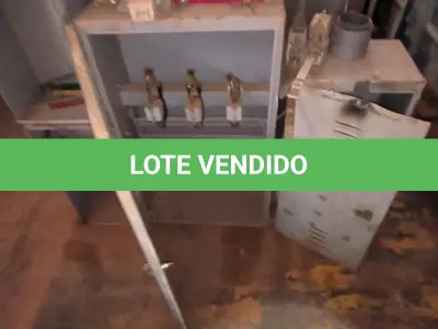 LOTE 324 - 01 LOTE COM QUADROS ELÉTRICOS (NO ESTADO, NÃO SABEMOS SE FUNCIONA. LEILÃO NÃO TEM GARANTIA E NEM DEVOLUÇÃO).