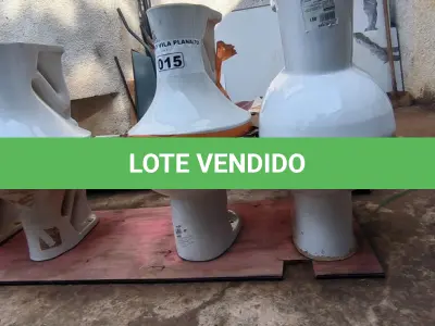 LOTE 015 - 01 LOTE COM 04 VASOS SANITÁRIOS (NO ESTADO, NÃO SABEMOS SE FUNCIONA. LEILÃO NÃO TEM GARANTIA E NEM DEVOLUÇÃO).