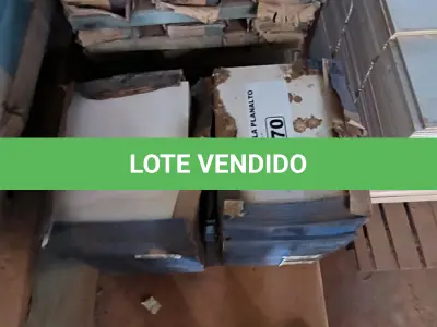 LOTE 070 - 01 LOTE COM REVESTIMENTOS 30 X 40 PORTOBELLO CETIM BIANCO (NO ESTADO, NÃO SABEMOS SE FUNCIONA. LEILÃO NÃO TEM GARANTIA E NEM DEVOLUÇÃO).