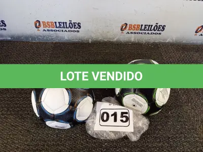 LOTE 015 - 02 BOLAS DE FUTEBOL. (NO ESTADO) ATENÇÃO! FAZER A VISITAÇÃO ANTES DE ARREMATAR, NÃO SABEMOS SE FUNCIONA. LEILÃO NÃO TEM GARANTIA E NEM DEVOLUÇÃO, SUJEITO A POSSÍVEIS AVARIAS VISÍVEIS/OCULTAS E/OU AUSÊNCIA DE COMPONENTES.