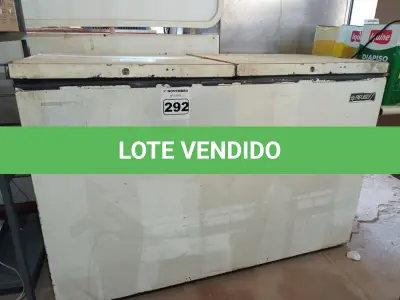 LOTE 292 - 01 FREEZER HORIZONTAL COM 02 TAMPAS. (NO ESTADO) ATENÇÃO! FAZER A VISITAÇÃO ANTES DE ARREMATAR, NÃO SABEMOS SE FUNCIONA. LEILÃO NÃO TEM GARANTIA E NEM DEVOLUÇÃO, SUJEITO A POSSÍVEIS AVARIAS VISÍVEIS/OCULTAS E/OU AUSÊNCIA DE COMPONENTES.