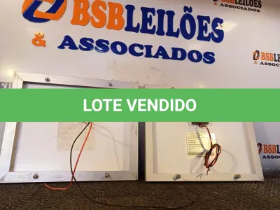 LOTE 091 - 02 PAINÉIS SOLARES 18V 10W. (NO ESTADO) ATENÇÃO! FAZER A VISITAÇÃO ANTES DE ARREMATAR, NÃO SABEMOS SE FUNCIONA. LEILÃO NÃO TEM GARANTIA E NEM DEVOLUÇÃO, SUJEITO A POSSÍVEIS AVARIAS VISÍVEIS/OCULTAS E/OU AUSÊNCIA DE COMPONENTES.
