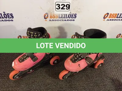 LOTE 329 - 01 PAR DE PATINS 36-38. (NO ESTADO) ATENÇÃO! FAZER A VISITAÇÃO ANTES DE ARREMATAR, NÃO SABEMOS SE FUNCIONA. LEILÃO NÃO TEM GARANTIA E NEM DEVOLUÇÃO, SUJEITO A POSSÍVEIS AVARIAS VISÍVEIS/OCULTAS E/OU AUSÊNCIA DE COMPONENTES.