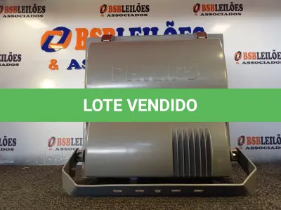LOTE 062 - 01 PROJETOR SIMÉTRICO PHILIPS 400W. (NO ESTADO) ATENÇÃO! FAZER A VISITAÇÃO ANTES DE ARREMATAR, NÃO SABEMOS SE FUNCIONA. LEILÃO NÃO TEM GARANTIA E NEM DEVOLUÇÃO, SUJEITO A POSSÍVEIS AVARIAS VISÍVEIS/OCULTAS E/OU AUSÊNCIA DE COMPONENTES.