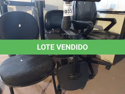 LOTE 033 - 04 CADEIRAS DE ESCRITÓRIO MARCAS E MODELOS DIVERSOS. (NO ESTADO) ATENÇÃO! FAZER A VISITAÇÃO ANTES DE ARREMATAR, NÃO SABEMOS SE FUNCIONA. LEILÃO NÃO TEM GARANTIA E NEM DEVOLUÇÃO, SUJEITO A POSSÍVEIS AVARIAS VISÍVEIS/OCULTAS E/OU AUSÊNCIA DE COMPONENTES.