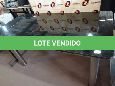 LOTE 310 - 01 MESA COM BASE DE AÇO ESCOVADO E TAMPO EM MÁRMORE 1.80M X 0.80CM. (NO ESTADO) ATENÇÃO! FAZER A VISITAÇÃO ANTES DE ARREMATAR, NÃO SABEMOS SE FUNCIONA. LEILÃO NÃO TEM GARANTIA E NEM DEVOLUÇÃO, SUJEITO A POSSÍVEIS AVARIAS VISÍVEIS/OCULTAS E/OU AUSÊNCIA DE COMPONENTES.