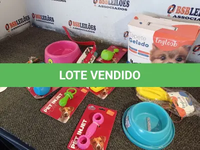LOTE 109 - 01 KIT DE ACESSÓRIOS PARA PET CONTENDO: TAPETE GELADO GRANDE, COMEDOURO PESADO ROSA, SUPER PET, BOLA SOL MORDEDOR, COLEIRA DE COURO SINTÉTICO “G”, OSSINHO LISO MORDEDOR, OSSINHO PINGENTE MORDEDOR, PET PLAY HALTER, PET PLAY COXA DE FRANGO, PET PLAY PICOLÉ, PET PLAY CHUTEIRA E COMEDOURO 3918. (NO ESTADO) ATENÇÃO! FAZER A VISITAÇÃO ANTES DE ARREMATAR, NÃO SABEMOS SE FUNCIONA. LEILÃO NÃO TEM GARANTIA E NEM DEVOLUÇÃO, SUJEITO A POSSÍVEIS AVARIAS VISÍVEIS/OCULTAS E/OU AUSÊNCIA DE COMPONENTES.