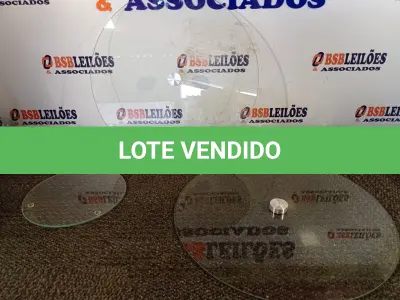 LOTE 077 - 02 TÁBUAS DE VIDRO GIRATÓRIA 45CM SENDO 01 INCOMPLETA. (NO ESTADO) ATENÇÃO! FAZER A VISITAÇÃO ANTES DE ARREMATAR, NÃO SABEMOS SE FUNCIONA. LEILÃO NÃO TEM GARANTIA E NEM DEVOLUÇÃO, SUJEITO A POSSÍVEIS AVARIAS VISÍVEIS/OCULTAS E/OU AUSÊNCIA DE COMPONENTES.