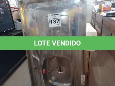 LOTE 137 - 01 PIA EM AÇO INOX CIMENTADO COM 01 CUBA MEDINDO 1.40M X 0.53CM. (NO ESTADO) ATENÇÃO! FAZER A VISITAÇÃO ANTES DE ARREMATAR, NÃO SABEMOS SE FUNCIONA. LEILÃO NÃO TEM GARANTIA E NEM DEVOLUÇÃO, SUJEITO A POSSÍVEIS AVARIAS VISÍVEIS/OCULTAS E/OU AUSÊNCIA DE COMPONENTES.