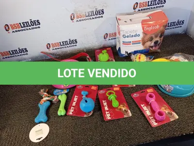 LOTE 109 - 01 KIT DE ACESSÓRIOS PARA PET CONTENDO: TAPETE GELADO GRANDE, COMEDOURO PESADO ROSA, SUPER PET, BOLA SOL MORDEDOR, COLEIRA DE COURO SINTÉTICO “G”, OSSINHO LISO MORDEDOR, OSSINHO PINGENTE MORDEDOR, PET PLAY HALTER, PET PLAY COXA DE FRANGO, PET PLAY PICOLÉ, PET PLAY CHUTEIRA E COMEDOURO 3918. (NO ESTADO) ATENÇÃO! FAZER A VISITAÇÃO ANTES DE ARREMATAR, NÃO SABEMOS SE FUNCIONA. LEILÃO NÃO TEM GARANTIA E NEM DEVOLUÇÃO, SUJEITO A POSSÍVEIS AVARIAS VISÍVEIS/OCULTAS E/OU AUSÊNCIA DE COMPONENTES.