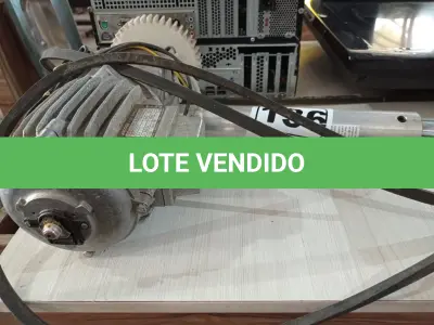 LOTE 136 - 01 MOTOR PARA PORTÃO. (NO ESTADO) ATENÇÃO! FAZER A VISITAÇÃO ANTES DE ARREMATAR, NÃO SABEMOS SE FUNCIONA. LEILÃO NÃO TEM GARANTIA E NEM DEVOLUÇÃO, SUJEITO A POSSÍVEIS AVARIAS VISÍVEIS/OCULTAS E/OU AUSÊNCIA DE COMPONENTES.