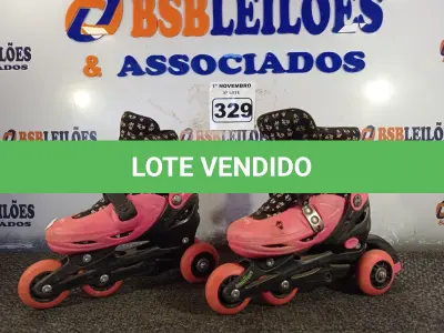 LOTE 329 - 01 PAR DE PATINS 36-38. (NO ESTADO) ATENÇÃO! FAZER A VISITAÇÃO ANTES DE ARREMATAR, NÃO SABEMOS SE FUNCIONA. LEILÃO NÃO TEM GARANTIA E NEM DEVOLUÇÃO, SUJEITO A POSSÍVEIS AVARIAS VISÍVEIS/OCULTAS E/OU AUSÊNCIA DE COMPONENTES.