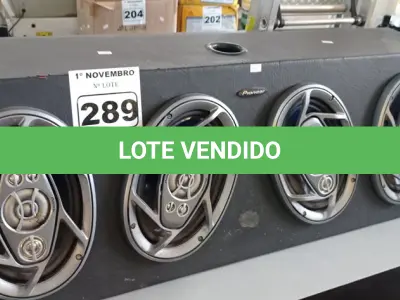 LOTE 289 - 01 CAIXA DE SOM AUTOMOTIVO. (NO ESTADO) ATENÇÃO! FAZER A VISITAÇÃO ANTES DE ARREMATAR, NÃO SABEMOS SE FUNCIONA. LEILÃO NÃO TEM GARANTIA E NEM DEVOLUÇÃO, SUJEITO A POSSÍVEIS AVARIAS VISÍVEIS/OCULTAS E/OU AUSÊNCIA DE COMPONENTES.