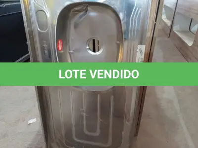 LOTE 137 - 01 PIA EM AÇO INOX CIMENTADO COM 01 CUBA MEDINDO 1.40M X 0.53CM. (NO ESTADO) ATENÇÃO! FAZER A VISITAÇÃO ANTES DE ARREMATAR, NÃO SABEMOS SE FUNCIONA. LEILÃO NÃO TEM GARANTIA E NEM DEVOLUÇÃO, SUJEITO A POSSÍVEIS AVARIAS VISÍVEIS/OCULTAS E/OU AUSÊNCIA DE COMPONENTES.