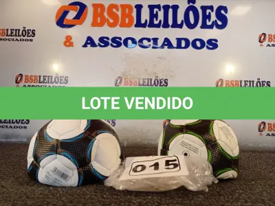 LOTE 015 - 02 BOLAS DE FUTEBOL. (NO ESTADO) ATENÇÃO! FAZER A VISITAÇÃO ANTES DE ARREMATAR, NÃO SABEMOS SE FUNCIONA. LEILÃO NÃO TEM GARANTIA E NEM DEVOLUÇÃO, SUJEITO A POSSÍVEIS AVARIAS VISÍVEIS/OCULTAS E/OU AUSÊNCIA DE COMPONENTES.