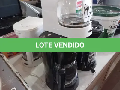 LOTE 139 - 01 LIQUIDIFICADOR OSTER E 04 CAFETEIRAS MARCAS E MODELOS DIVERSOS. (NO ESTADO) ATENÇÃO! FAZER A VISITAÇÃO ANTES DE ARREMATAR, NÃO SABEMOS SE FUNCIONA. LEILÃO NÃO TEM GARANTIA E NEM DEVOLUÇÃO, SUJEITO A POSSÍVEIS AVARIAS VISÍVEIS/OCULTAS E/OU AUSÊNCIA DE COMPONENTES.