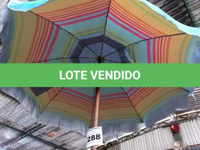 LOTE 288 - 01 GUARDA SOL. (NO ESTADO) ATENÇÃO! FAZER A VISITAÇÃO ANTES DE ARREMATAR, NÃO SABEMOS SE FUNCIONA. LEILÃO NÃO TEM GARANTIA E NEM DEVOLUÇÃO, SUJEITO A POSSÍVEIS AVARIAS VISÍVEIS/OCULTAS E/OU AUSÊNCIA DE COMPONENTES.