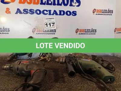 LOTE 117 - 04 FURADEIRAS MARCAS E MODELOS DIVERSOS. (NO ESTADO) ATENÇÃO! FAZER A VISITAÇÃO ANTES DE ARREMATAR, NÃO SABEMOS SE FUNCIONA. LEILÃO NÃO TEM GARANTIA E NEM DEVOLUÇÃO, SUJEITO A POSSÍVEIS AVARIAS VISÍVEIS/OCULTAS E/OU AUSÊNCIA DE COMPONENTES.