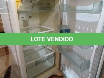 LOTE 124 - 01 GELADEIRA MARCA BRASTEMP 220V. (NO ESTADO) ATENÇÃO! FAZER A VISITAÇÃO ANTES DE ARREMATAR, NÃO SABEMOS SE FUNCIONA. LEILÃO NÃO TEM GARANTIA E NEM DEVOLUÇÃO, SUJEITO A POSSÍVEIS AVARIAS VISÍVEIS/OCULTAS E/OU AUSÊNCIA DE COMPONENTES.
