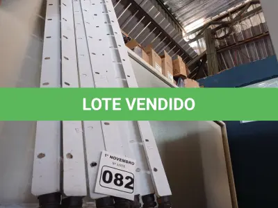 LOTE 082 - 07 LATERAIS E 08 BANDEJAS DE PRATELEIRAS EM AÇO. (NO ESTADO) ATENÇÃO! FAZER A VISITAÇÃO ANTES DE ARREMATAR, NÃO SABEMOS SE FUNCIONA. LEILÃO NÃO TEM GARANTIA E NEM DEVOLUÇÃO, SUJEITO A POSSÍVEIS AVARIAS VISÍVEIS/OCULTAS E/OU AUSÊNCIA DE COMPONENTES.