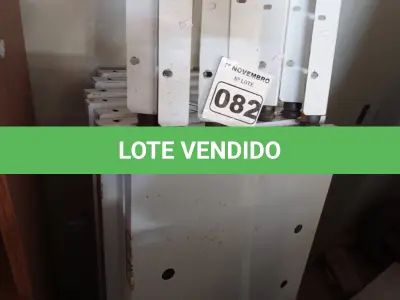 LOTE 082 - 07 LATERAIS E 08 BANDEJAS DE PRATELEIRAS EM AÇO. (NO ESTADO) ATENÇÃO! FAZER A VISITAÇÃO ANTES DE ARREMATAR, NÃO SABEMOS SE FUNCIONA. LEILÃO NÃO TEM GARANTIA E NEM DEVOLUÇÃO, SUJEITO A POSSÍVEIS AVARIAS VISÍVEIS/OCULTAS E/OU AUSÊNCIA DE COMPONENTES.