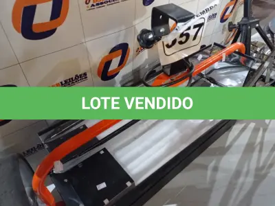 LOTE 357 - 01 LUMINÁRIA DE PALCO. (NO ESTADO) ATENÇÃO! FAZER A VISITAÇÃO ANTES DE ARREMATAR, NÃO SABEMOS SE FUNCIONA. LEILÃO NÃO TEM GARANTIA E NEM DEVOLUÇÃO, SUJEITO A POSSÍVEIS AVARIAS VISÍVEIS/OCULTAS E/OU AUSÊNCIA DE COMPONENTES.