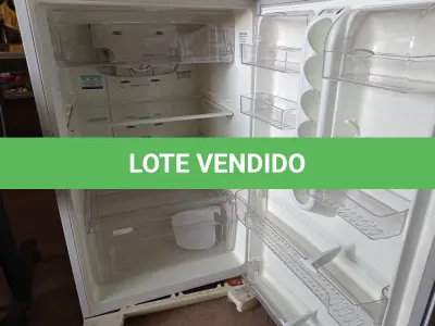 LOTE 479 - 01 GELADEIRA FROST FREE MARCA ELECTROLUX 220V. (NO ESTADO) ATENÇÃO! FAZER A VISITAÇÃO ANTES DE ARREMATAR, NÃO SABEMOS SE FUNCIONA. LEILÃO NÃO TEM GARANTIA E NEM DEVOLUÇÃO, SUJEITO A POSSÍVEIS AVARIAS VISÍVEIS/OCULTAS E/OU AUSÊNCIA DE COMPONENTES.