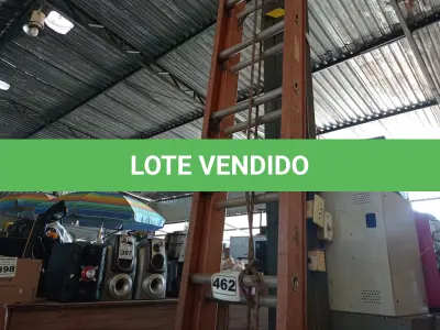 LOTE 462 - 01 ESCADA EM FIBRA DE VIDRO 7,8M. (NO ESTADO) ATENÇÃO! FAZER A VISITAÇÃO ANTES DE ARREMATAR, NÃO SABEMOS SE FUNCIONA. LEILÃO NÃO TEM GARANTIA E NEM DEVOLUÇÃO, SUJEITO A POSSÍVEIS AVARIAS VISÍVEIS/OCULTAS E/OU AUSÊNCIA DE COMPONENTES.