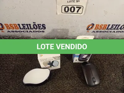 LOTE 007 - 01 REMOVEDOR DE PELOS E 01 MOUSE SEM FIO. (NO ESTADO) ATENÇÃO! FAZER A VISITAÇÃO ANTES DE ARREMATAR, NÃO SABEMOS SE FUNCIONA. LEILÃO NÃO TEM GARANTIA E NEM DEVOLUÇÃO, SUJEITO A POSSÍVEIS AVARIAS VISÍVEIS/OCULTAS E/OU AUSÊNCIA DE COMPONENTES.